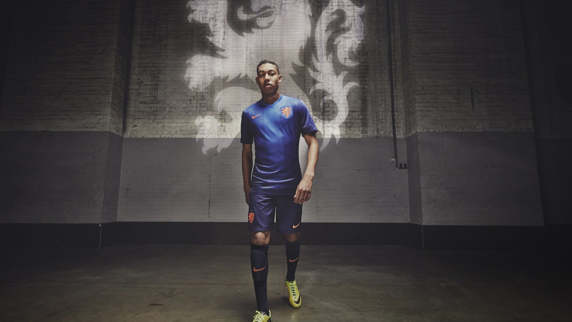 开云真人体育娱乐-巴萨伤员清零后战力飙升，弗里克怒吼：冠军我们要定了！，巴萨列队